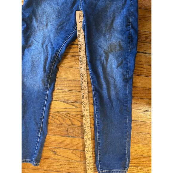 Levi Strauss Totally Shapping Slimming Jeans Women’s 14 32 X 32 Pull On Skinny - Picture 5 of 8
